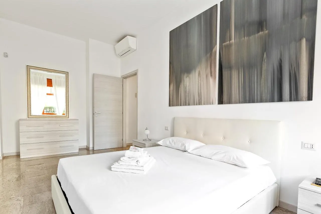 Istria & Zara Flat With Private Parking Διαμέρισμα Μιλάνο