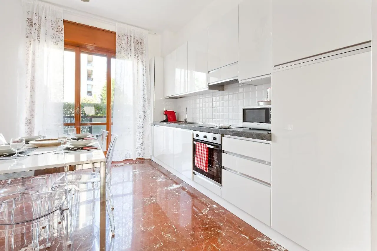 Istria & Zara Flat With Private Parking Διαμέρισμα Μιλάνο