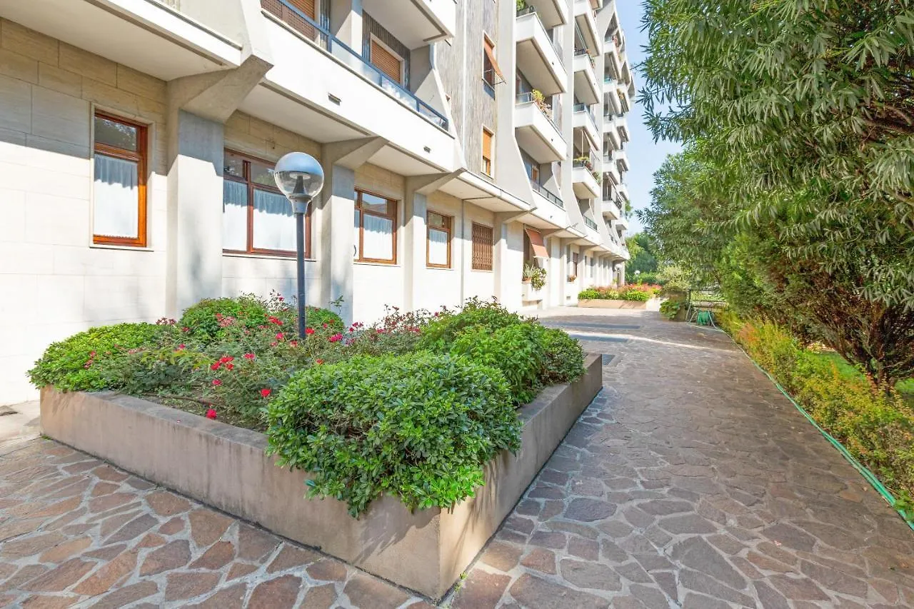 דירות מילאנו Istria & Zara Flat With Private Parking איטליה